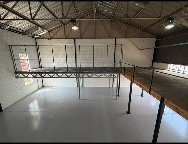 299M² WAREHOUSE TO LET IN HALFWAY HOUSE